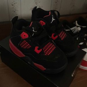 Jordan 4 Retro